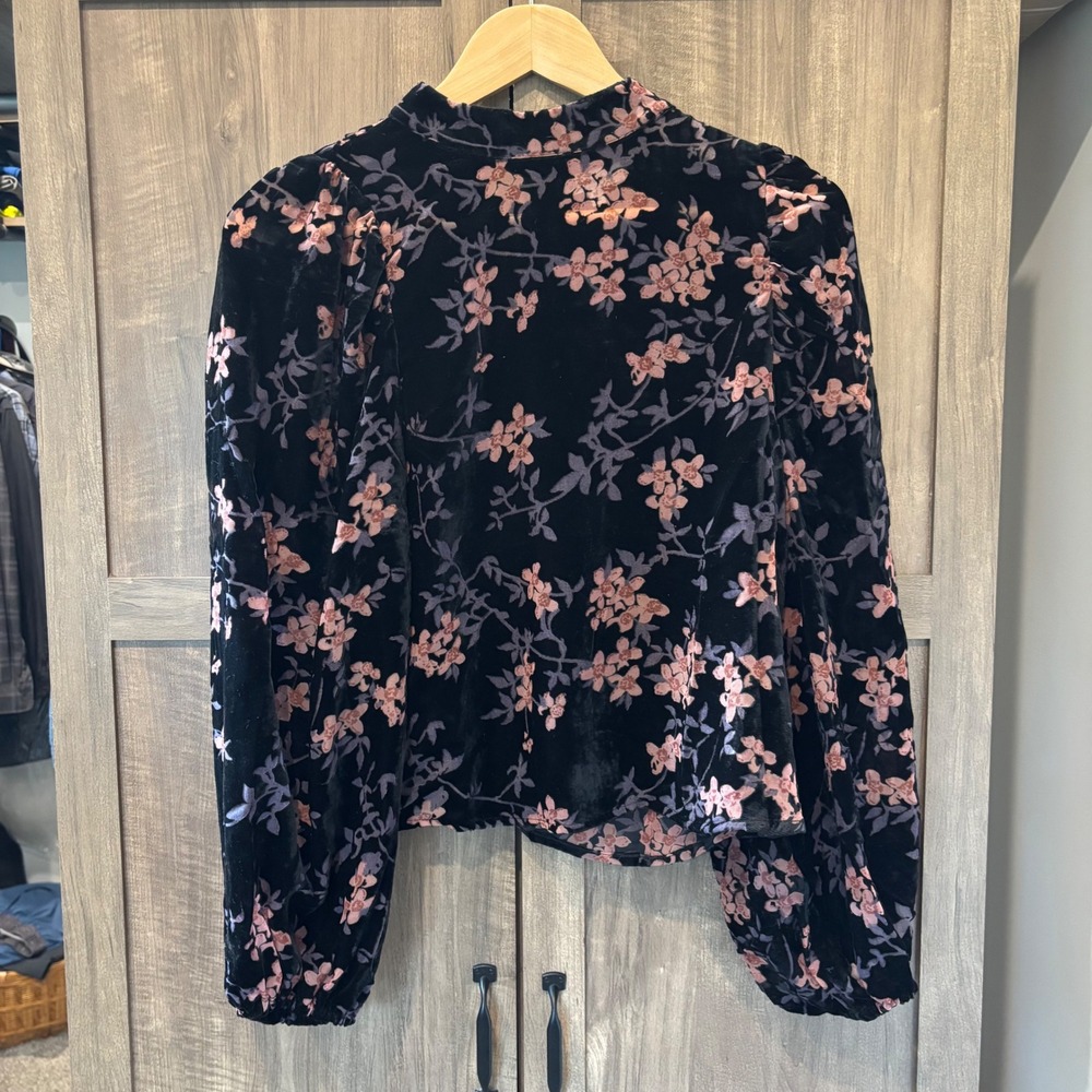 Another Love Top Black Pink Floral Velvet Burnout Mock Neck Puff Sleeve Medium